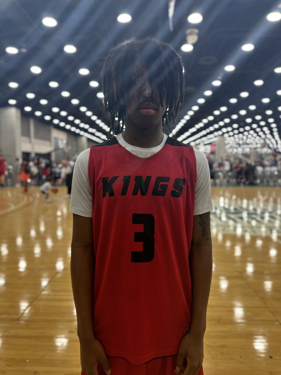 Bryant Berry with five three-pointers and finished with 17 points for Crimson Kings in their win this morning here at Grassroots Showcase.