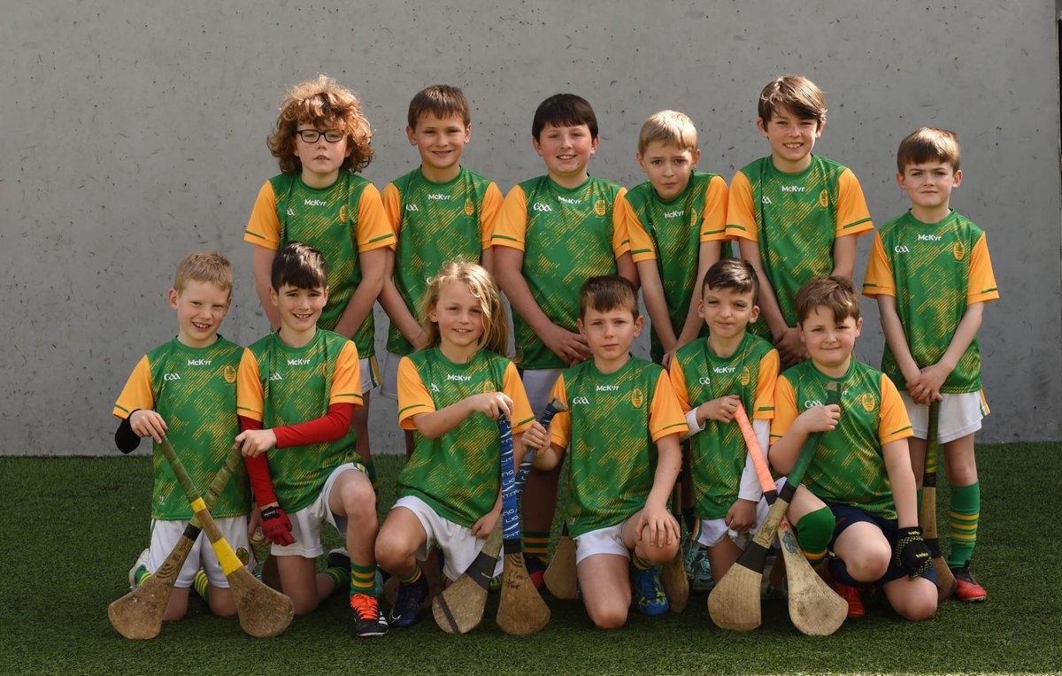 Check out the incredible Under-10 @RockiesCork team showing off their fierce new jerseys! These young players were ready to dominate the 2024 Cashman Cup 💚💛🏆 Some serious talent on the field 🙌