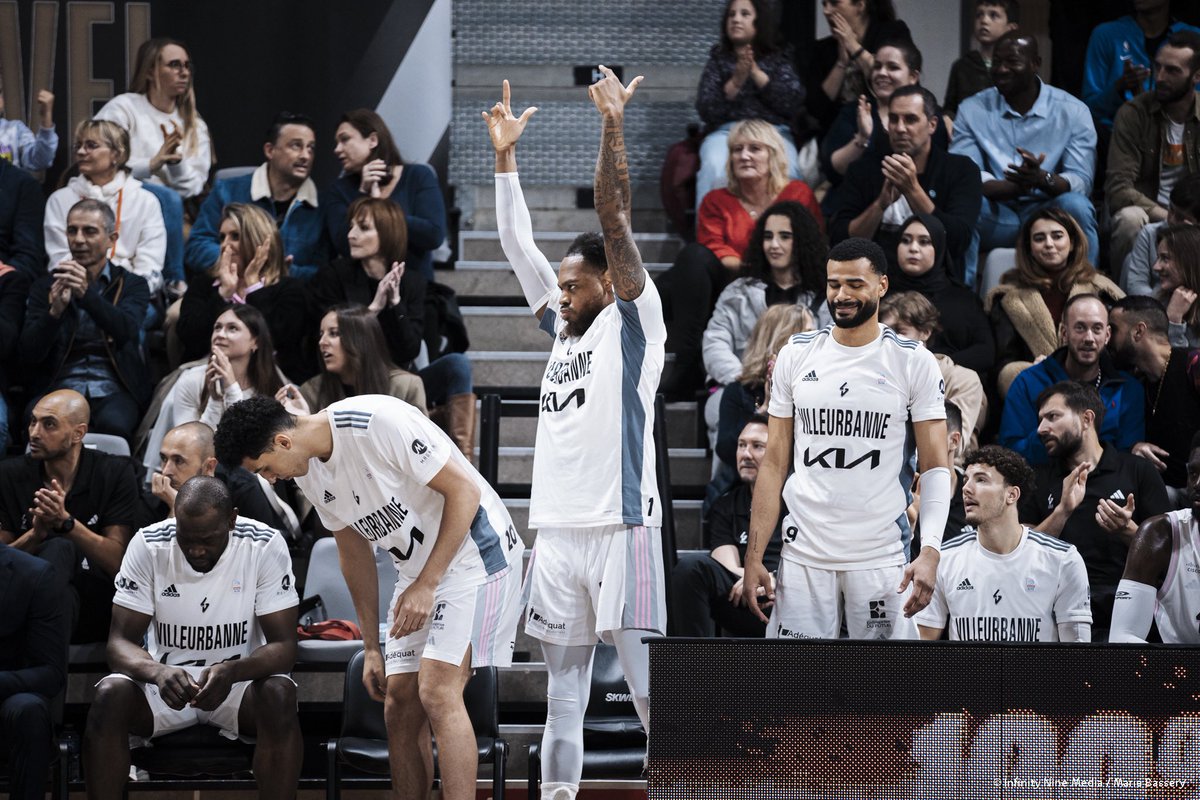 ⛹️ #BetclicELITE / J31 - Fin du QT3 ⚪️ LDLC ASVEL - 6️⃣1️⃣ 🔵 @SQBB_Officiel - 5️⃣3️⃣ 🎥 @skweektv #LDLCASVEL