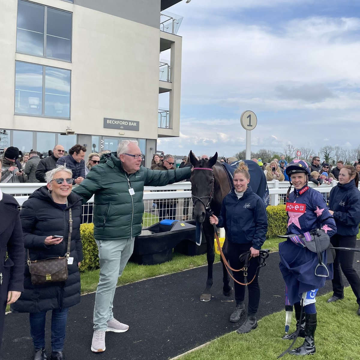 Ciara Pearl lands the hat-trick! Top work from the team as @DontTellClaire filly maintains her perfect record. @davidprobert9 in the irons @BathRacecourse Purchased @Tattersalls1766 from @whattonmanor her record is 4 wins and 2 seconds from 6 starts.