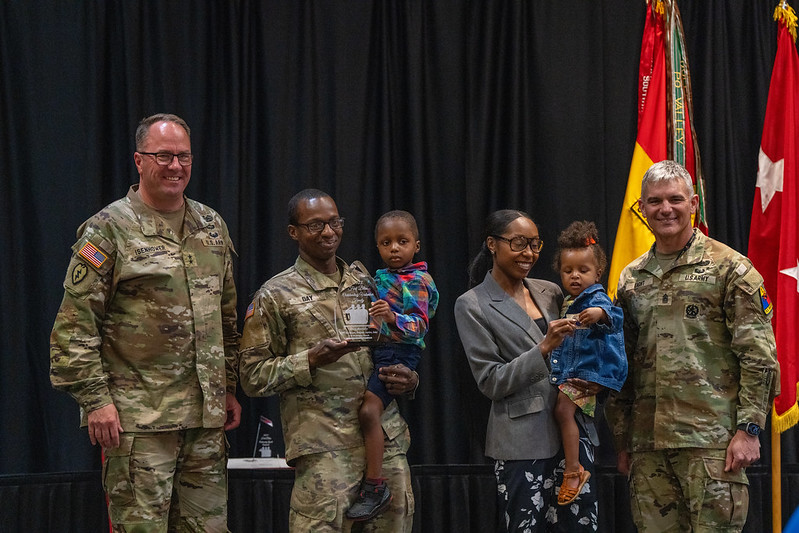 A big thank you to our volunteers! ⭐ Last week, we honored men and women from across Fort Bliss for their achievements, devotion, and commitment to volunteerism. #BetterAtBliss #TeamBliss #SelflessService #IronSoldiers