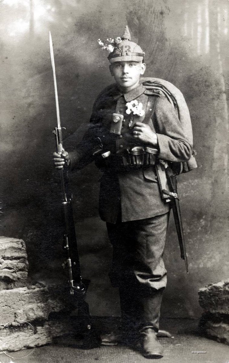 A young German soldier, WWI. 
>HIAP