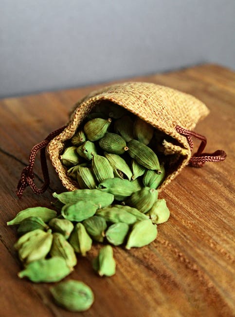 TheSpicecast's tweet photo. This month on The Spicecast...🥁...it's cardamom! Join Dee and Reuben to learn all about the third most expensive spice in the world, from its storied history to the John Legend song that mentions it and much more. https://t.co/kiBdVMYPfe #podcast #spicy https://t.co/KMA0DG6upd