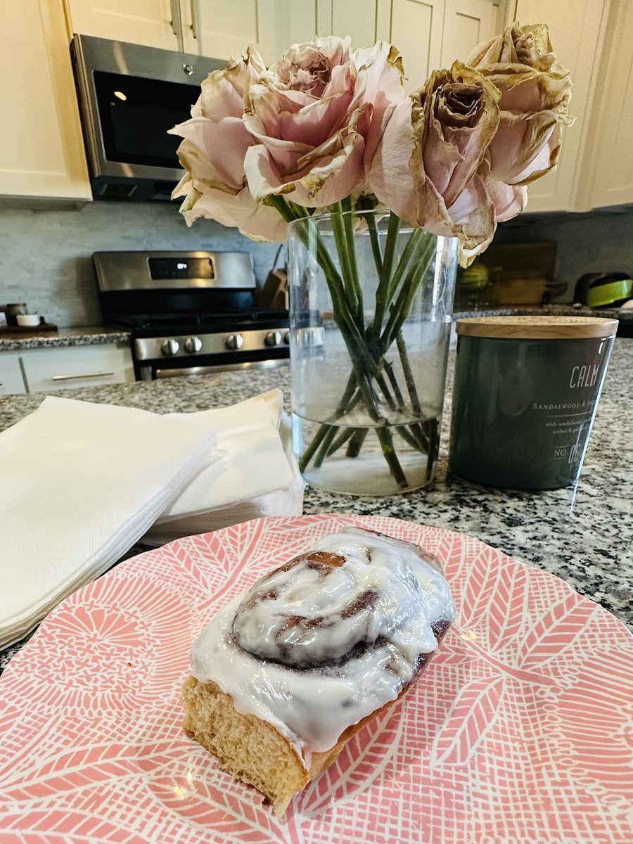 I’m down 10 pounds in 8 weeks & still downin’ cinnamon rolls. 🤤 #practicewhatyoupreach