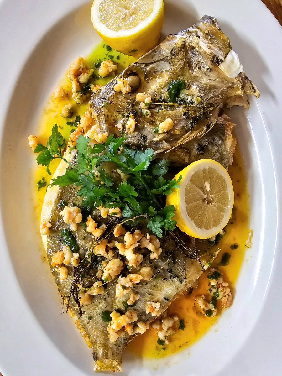 Whole Cornish John Dory for two, with spiced shrimp and lemon butter on the Sunday lunch menu today! Served with fresh-cut chips and a fennel, chilli and radish salad ✨ #johndory #fishcooking #thescallopshell