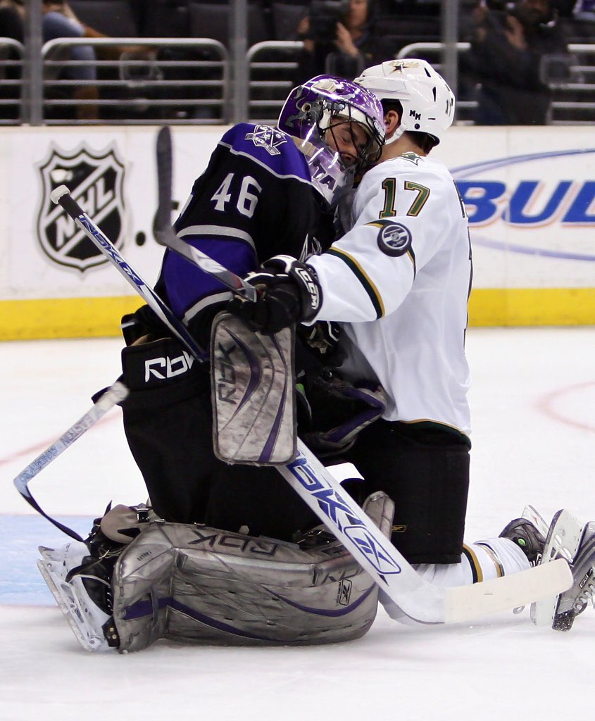 Happy birthday to former @LAKings goaltender Daniel Taylor, who was born on April 28, 1986. #LAKings #GoKingsGo