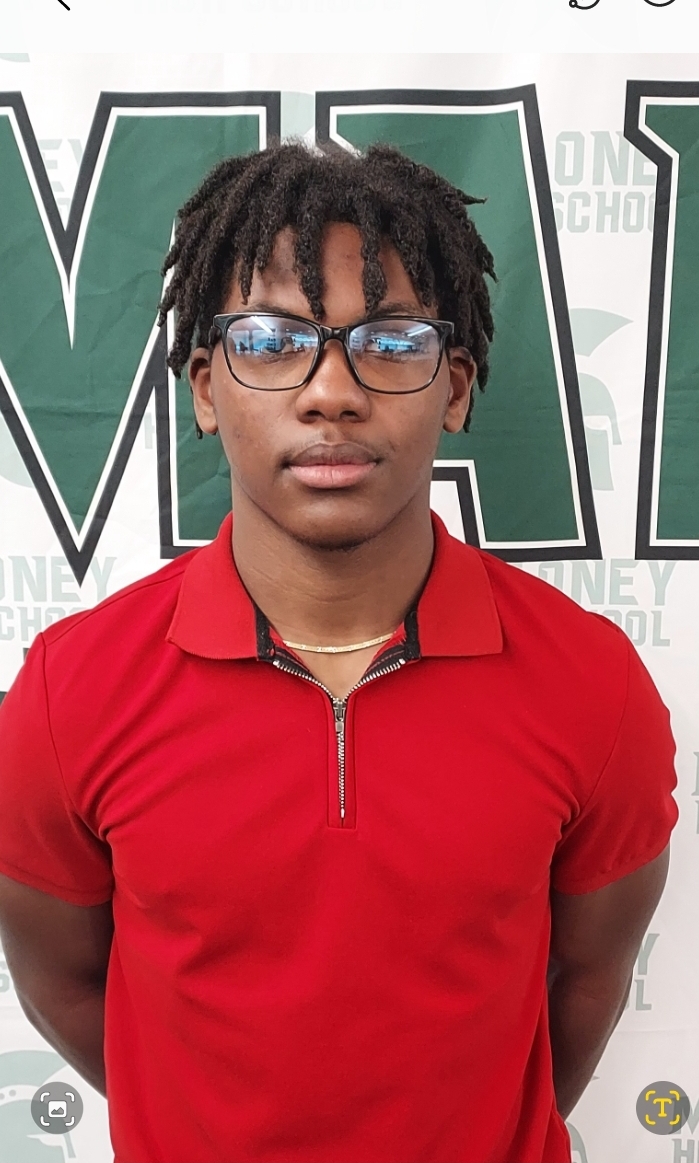 Congrats Donte Kelly &amp; Zakkai Moore of Maloney High School, named 2024 The Doc Boiseneu Northern CT Chapter of the National Football Foundation Scholar Athletes. Both will be honored at the Aqua Turf on Sunday, May 19th. For tickets to support him tinyurl.com/22rxnaru