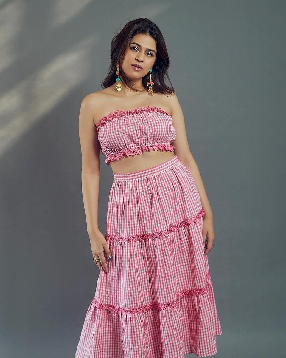 Actress Shraddha Das latest photoshoot pic ❤️ #VisualDrops #actress #ShraddhaDas @shraddhadas43 #photoshoot