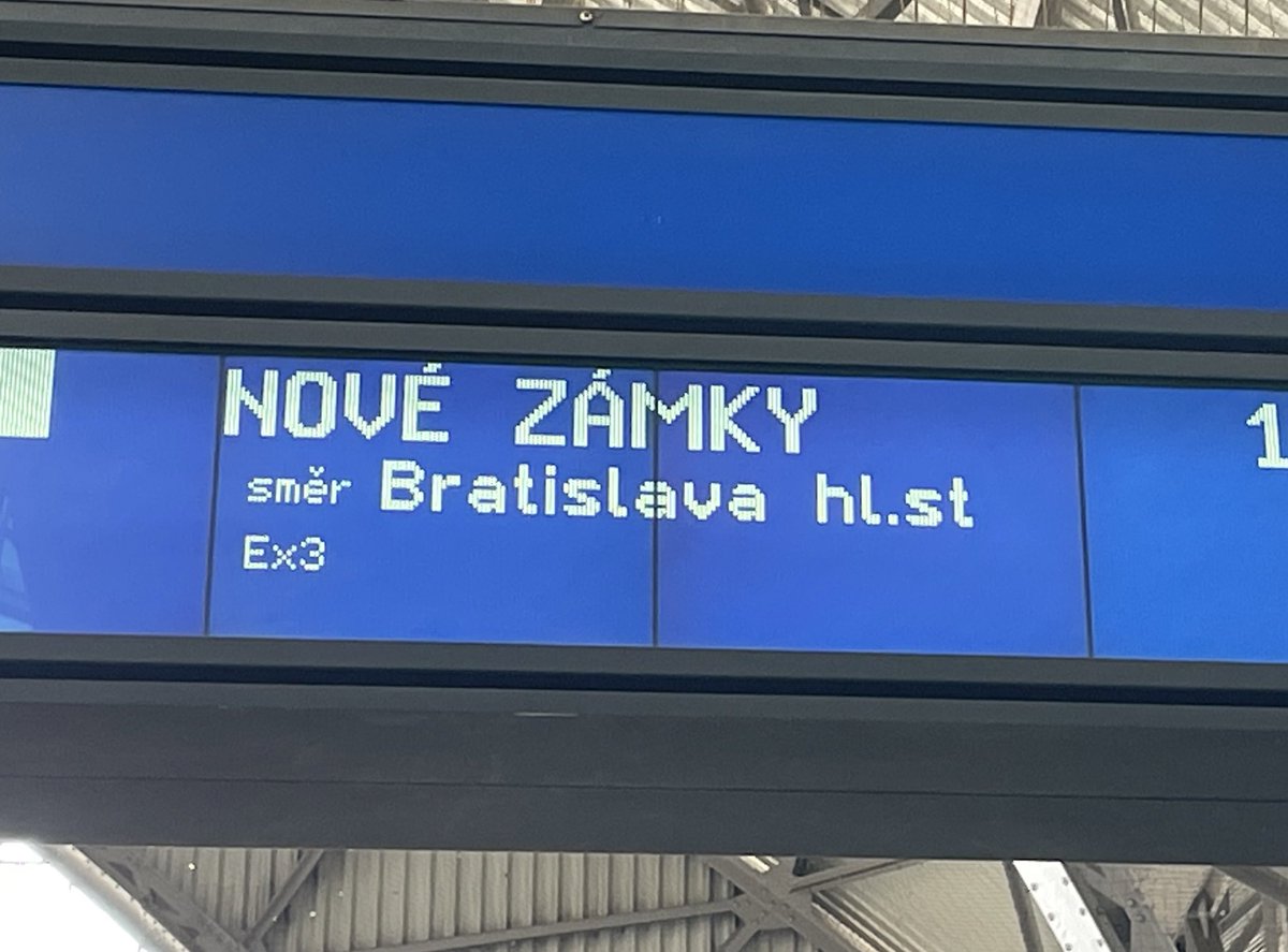 🚂 Na cestě do Bratislavy. Poradíte mi, kde se dobře najíst? (a napít @jindrichsidlo 🍺)