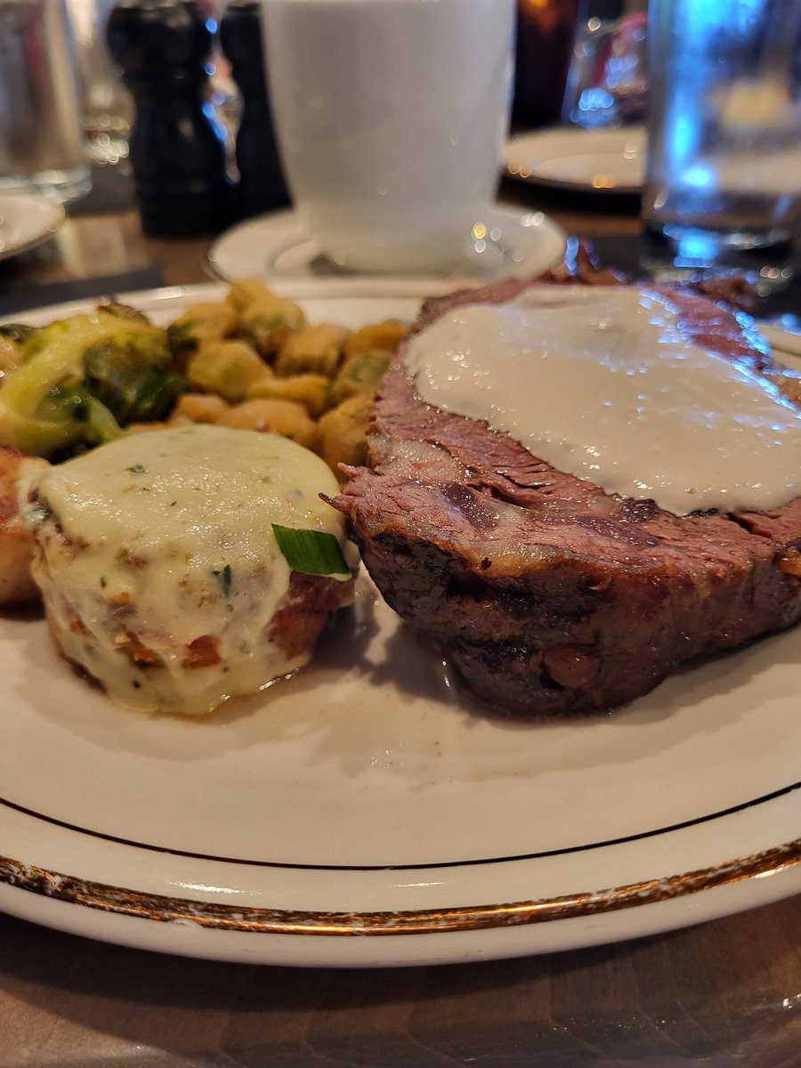Server at brunch: prime rib, miss? Me: yes, please, and when you get a minute, could you let the kitchen know that you're almost out of dinner plates? S: !!!! And the big boss is even here, you saved my job, you get an extra large piece