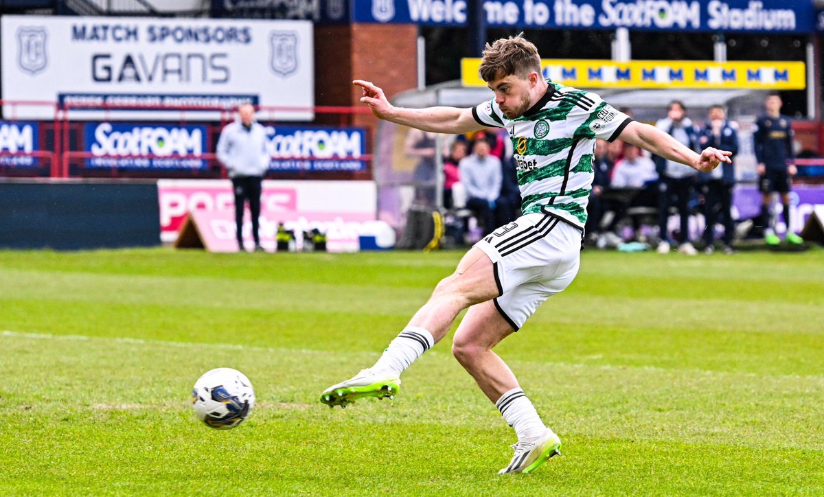 James Forrest at Celtic (league only): ▪️310 apps (218 starts) ▪️71 goals ▪️56 assists ▪️0.6 G+A P90 15 seasons later, he’s still coming in clutch 💪🏼