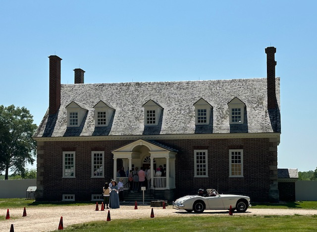 Britain on the Green is at Gunston Hall on this gorgeous day! Lots of cars, families, music, food and vendors! ow.ly/NwWv50RqbMh