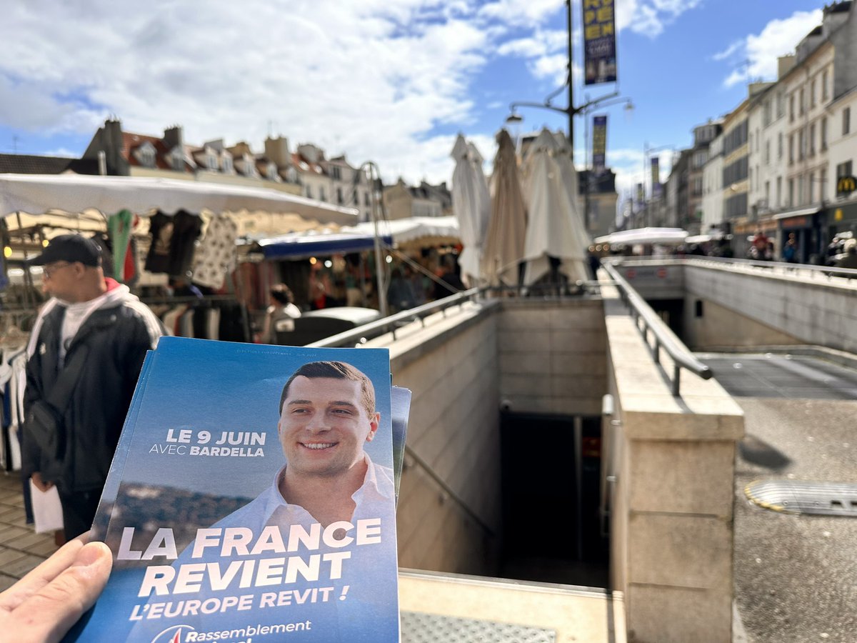 Nous avons ce matin avec le @RNJ_78 et le @RN78Yvelines été durant 2h30 sur la place du marché de Saint Germain-en-Laye, avec dans l’ensemble un accueil assez chaleureux. En 2022, Macron a obtenu 78,27% des voix face à MLP dans cette ville plutôt bourgeoise et tranquille.