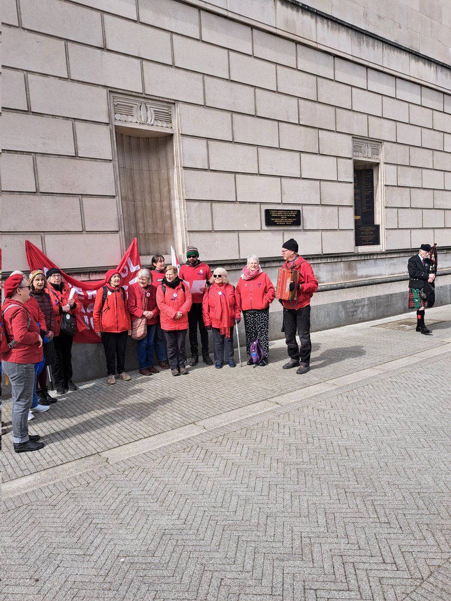 #IWMD24 Merseyside remembering the dead &amp; promising to fight like hell for the living 💜 Huge Thanks to guest speakers  <a href="/clarapa/">Clara Paillard</a> Tommy Preston from <a href="/hazardscampaign/">Hazards Campaign #CovidIsAirborne #Ventil8Filter</a> Lesley Mahmood Roger Phillips &amp; Audrey White ✊️ full coverage on <a href="/unionsafety/">union safety</a> <a href="/MerseysideAVS/">Merseyside Asbestos Victims Support Group</a> <a href="/MerseyPensioner/">Merseyside Pensioners Association</a>