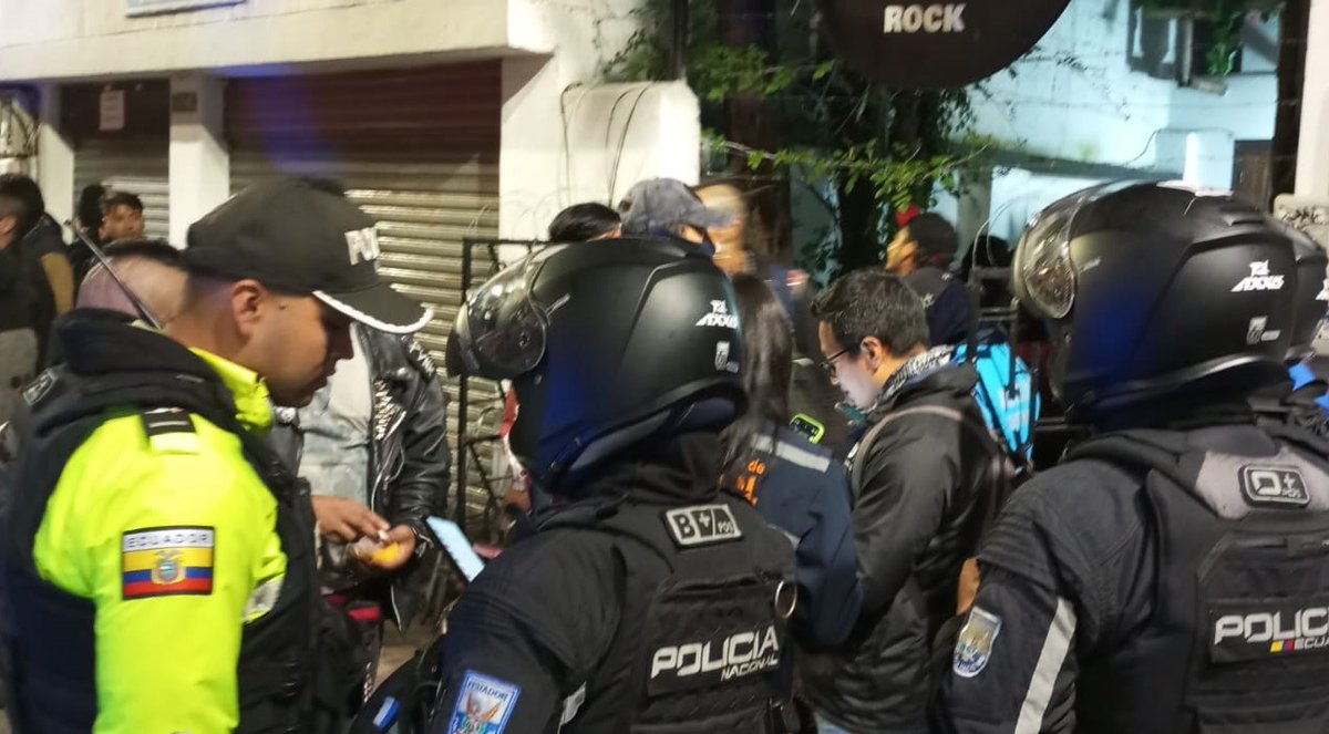 📝 #Operativos | La noche del 26 de abril realizamos un operativo de control en el sector de La Mariscal junto con @amcquito @policia @AMT_Quito @zonalamariscal y @agentesdequito, para verificar que los establecimientos funcionen de manera adecuada y tengan los permisos en…