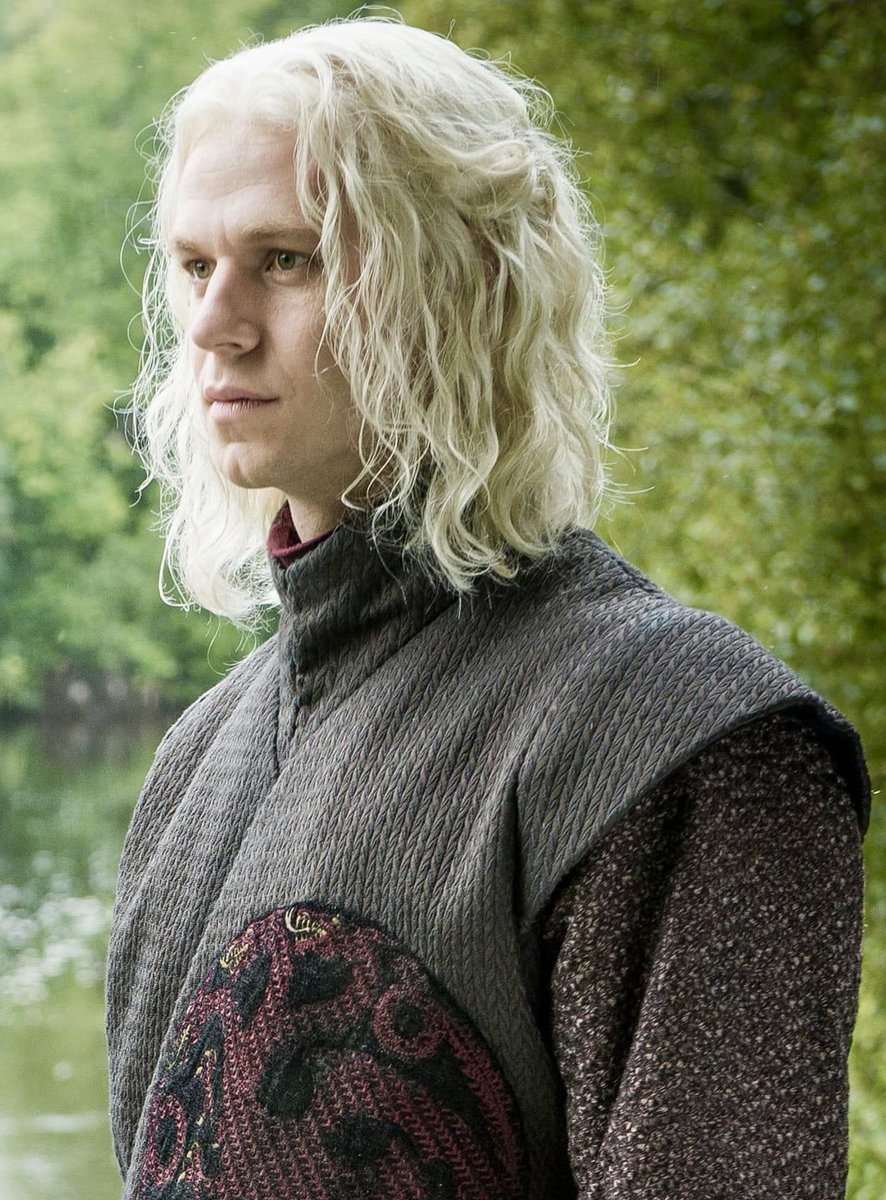 HILO🧵 10 cosas que te gustará saber sobre Rhaegar Targaryen, el hermano mayor de Daenerys, heredero al trono de hierro y causante de la rebelión de Robert. Se agradecen los Rt y para disfrutar de más contenido sobre este Universo no olvides seguirme aquí: @KingTargaryenn