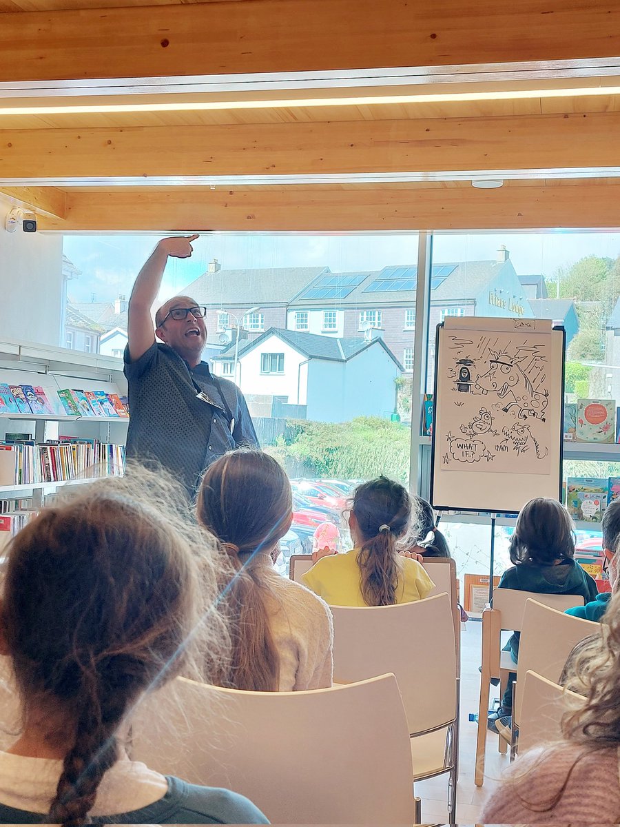 The last stop on @LaureatenanOg #WholeWildWorld tour was the beautiful Kinsale library. Kids were enthralled, white horses, cross nuns and an Irish Yeti! 👏 👏👏 @AlNolan @PForde123 @KidsBooksIrel