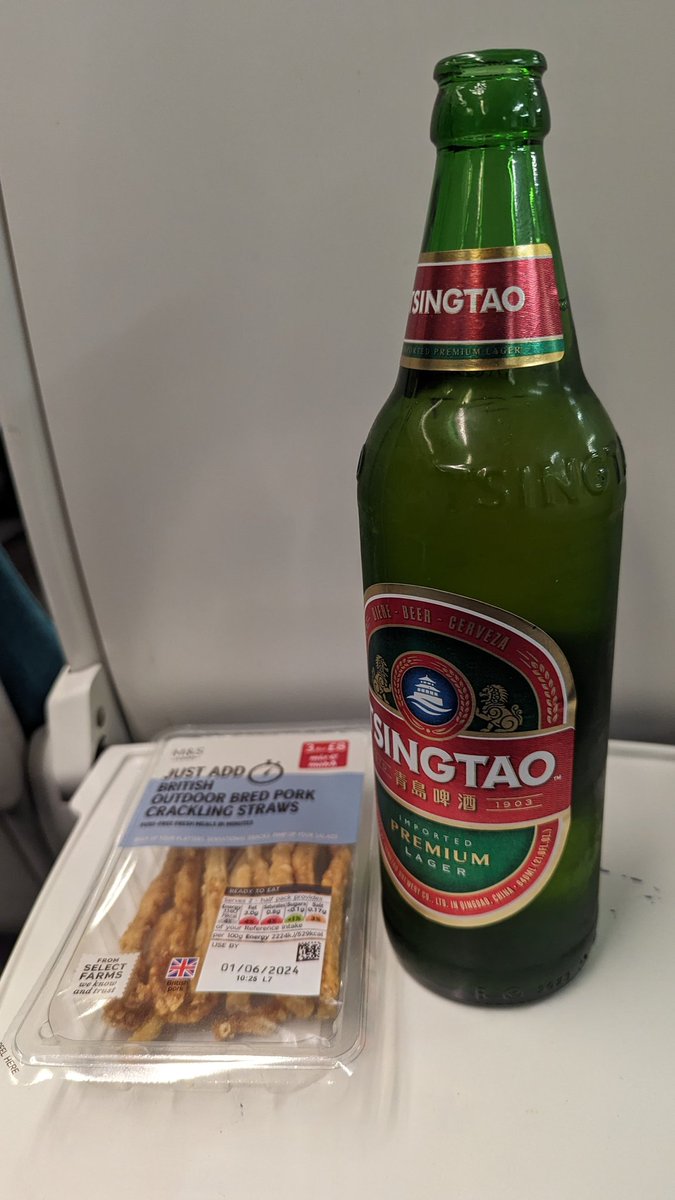 tobyvm's tweet image. Disappointed with the result. Loads of positives, biggest being hooking up with @jstevens123 for a pint. 

Sulking on the train home.