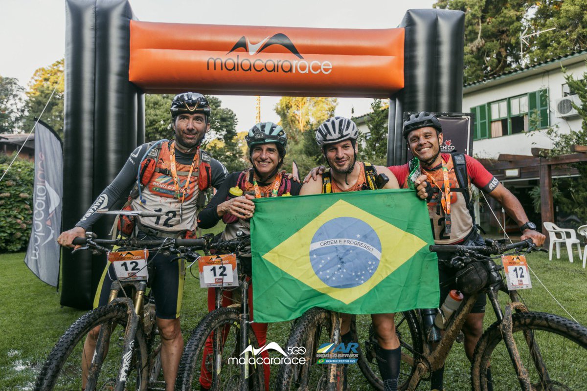 Team Makaíra, crossing the finish line at #malacararace in #Brazil #SãoFranciscoDePaula #corridasdeaventura #arwssouthamerica #arws #arworldseries #adventureracing #endurance #teamwork #iamanadventureracer 📷Wladimir Togumi