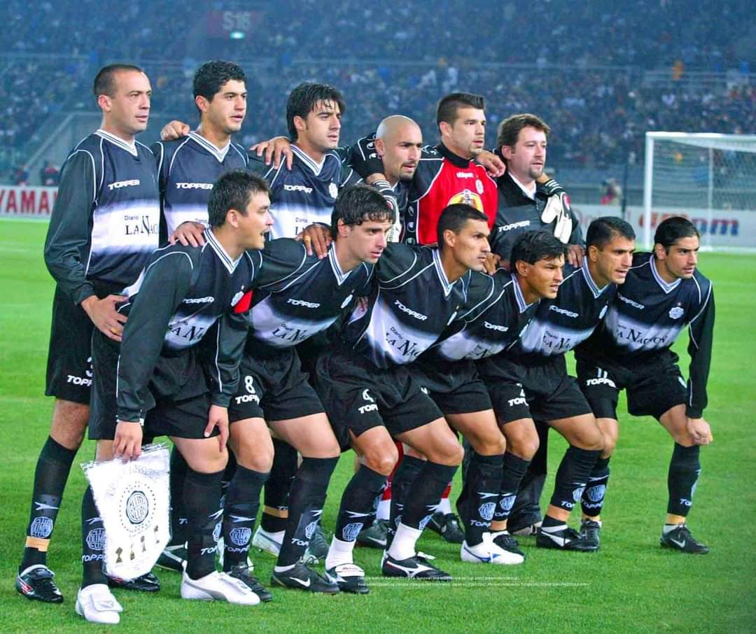 Un tal Olimpia de Paraguay posando  para la foto en una final intercontinental contra el @realmadrid . tus recuerdos son mi felicidad Decano✨

#SoydelOlimpia