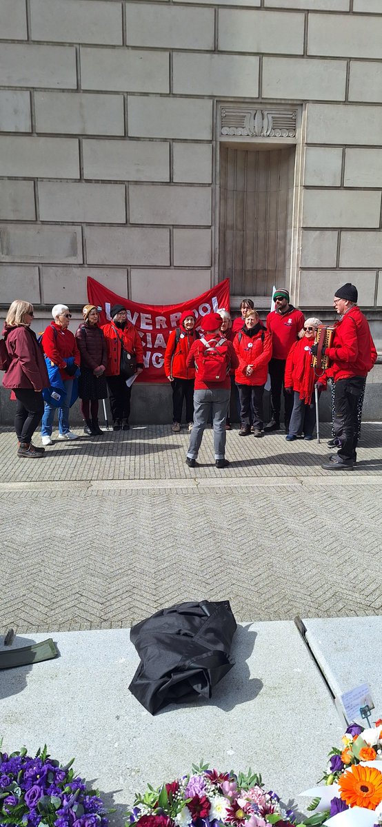 Louise Larkin tweet media