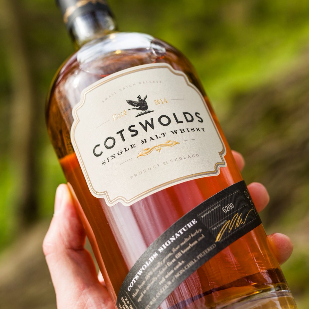 This is the flagship single malt whisky from the Cotswolds Distillery. If you love a ripe, round single malt with big flavours, then look no further. masterofmalt.com/whiskies/cotsw…