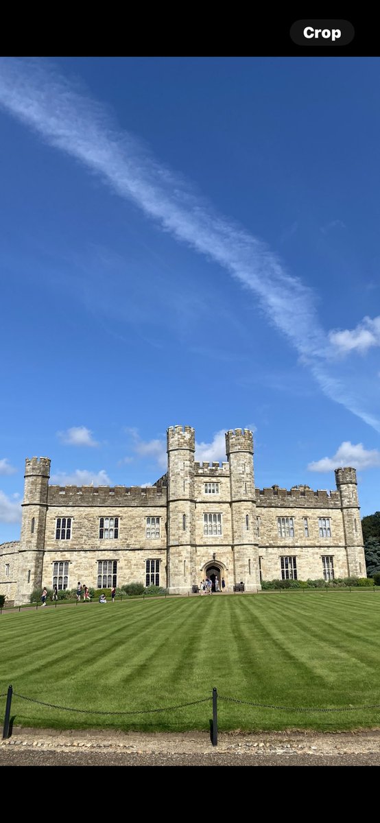 I did a fab podcast with @historywith_h We talk about the history of the beautiful @leedscastleuk and importantly the Six Queen’s who lived there, including Anne of Bohemia who I am writing about in my MA Dissertation. Such a joy thank you! Link ⬇️ open.spotify.com/episode/6R6ZMn…