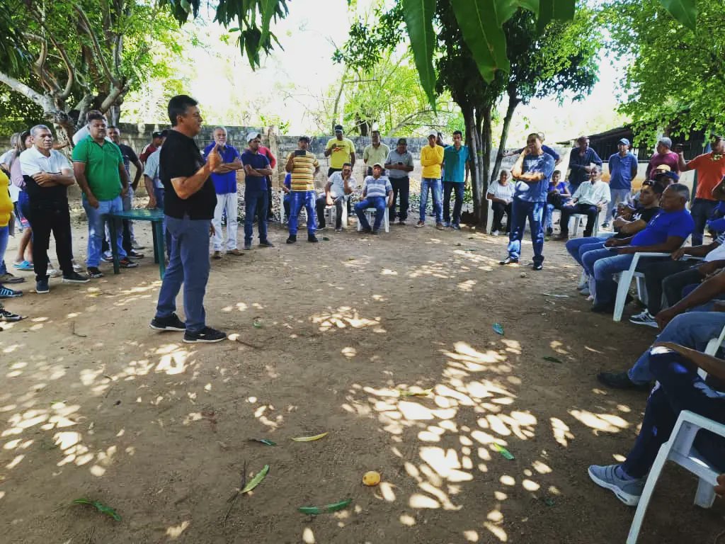 El comando de campaña ConVzla en el municipio Pao, se sigue preparando y organizando para ganar el próximo #28julio la libertad de Venezuela. Por ello, realizamos una reunión con la presencia de todos los factores políticos. Juntos lo vamos a lograr.💪