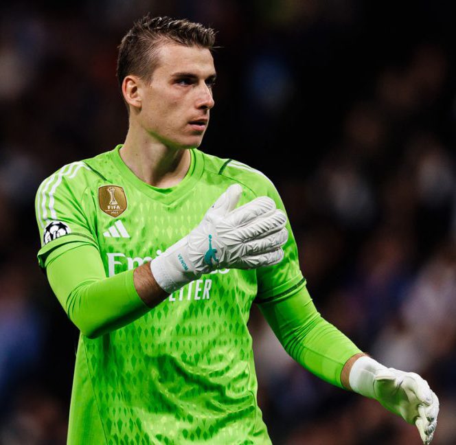 A quien pondrías de titular contra el Bayern? 

Like ❤️ si es a Andriy Lunin  
RT 🔄 si es a Thibaut Courtois