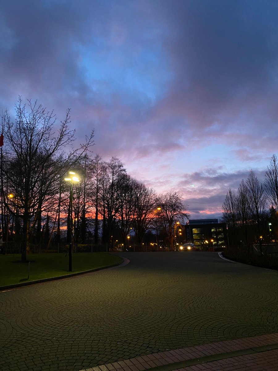 As the day fades, our campus takes on a serene glow of orange and purple hues 🤩 #ULTwilightViews #DuskAtUL #LimerickCampusEvenings #CampusSerenity #ULScenicBeauty #TwilightMagic #LimerickSunset #CampusGlow #ULAfterDark #StudyatUL #university #education @ul_pva