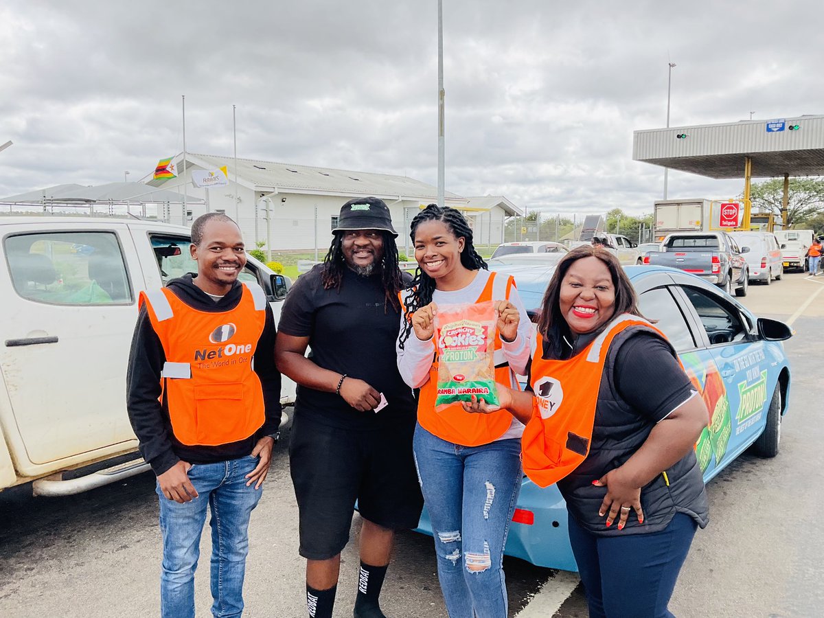 Popular radio presenter, Tinashe Chikuse having a good time with the NetOne team at Ntabazinduna toll gate as he managed to get a free tollgate pass courtesy of NetOne. To all those traveling back to their various destinations from ZITF travel safely. #MunhuWeseKuNetOne