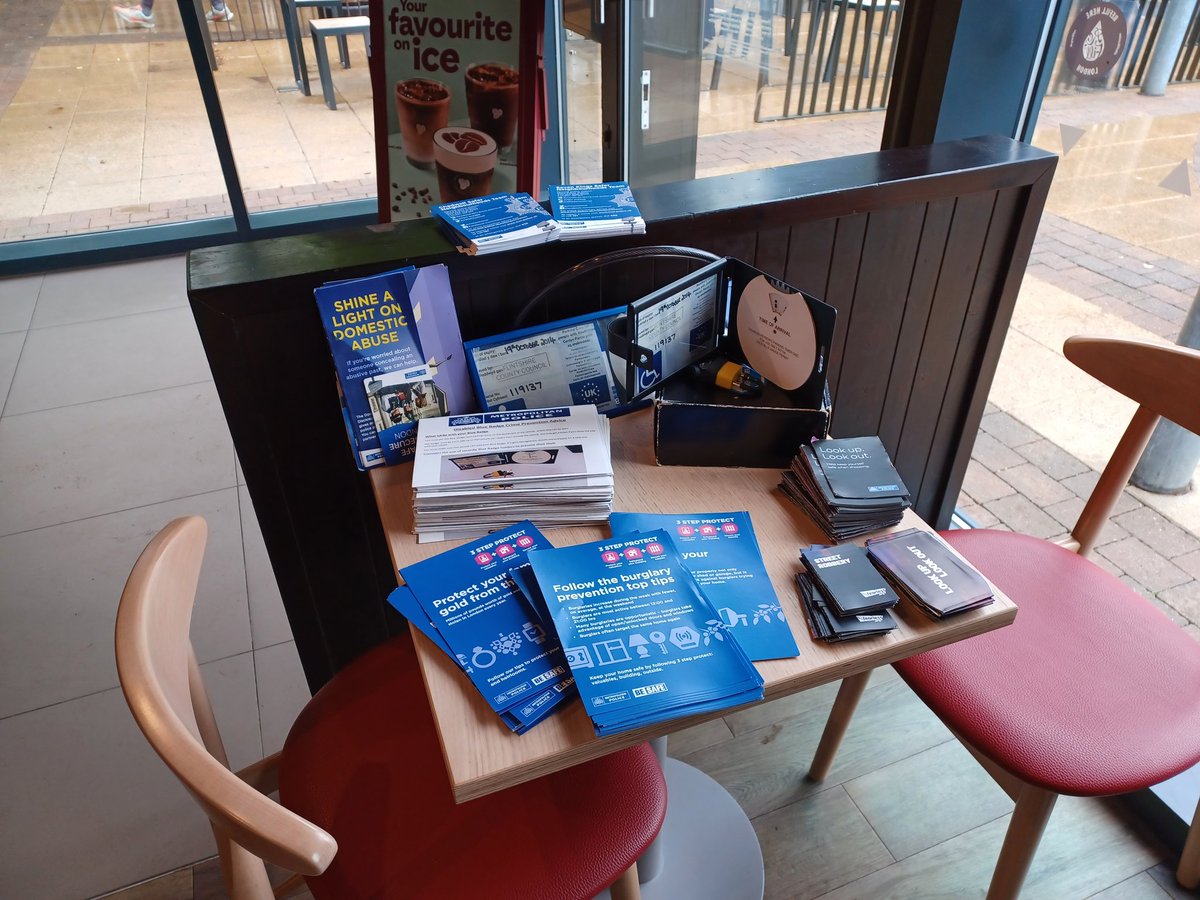 Change of venue due to weather🌧☔️ @CostaCoffee #GoodmayesRetailPark 1pm-2pm with @MPSChadwell #MeetTheTeams #CrimePrevention #VAWG @MPSRedbridge #7150 #1137