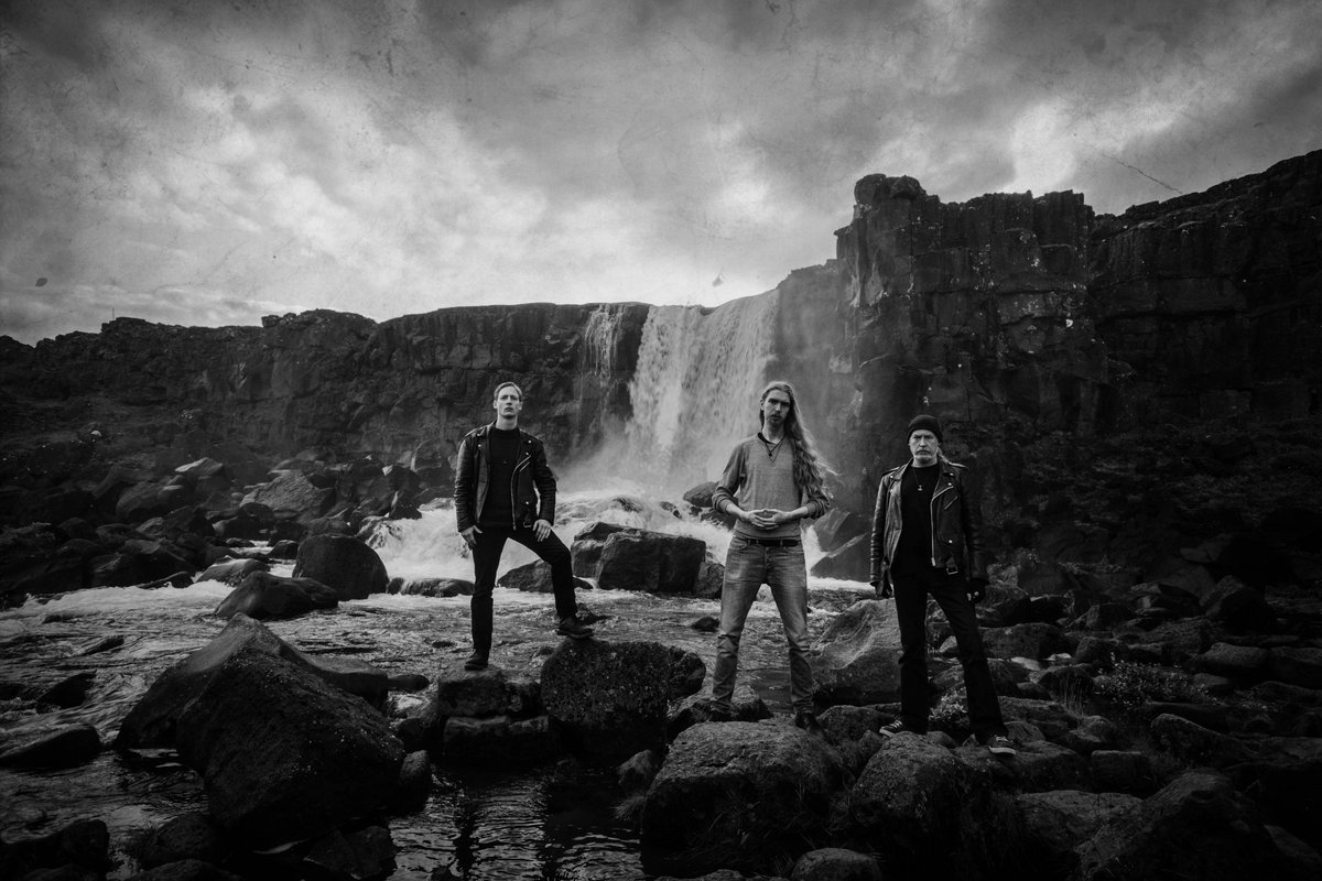 Árstíðir lífsins nous conte la fin d'une ère

Détails, artwork et concept du prochain album

Info➡️scholomance-webzine.com/2024/04/detail…

#scholonews #Árstíðirlífsins #Pagan #BlackMetal #Metal #NorseMythology #Islande #Iceland #Allemagne #Germany #Album #NewAlbum #Aldrlok #VánRecords