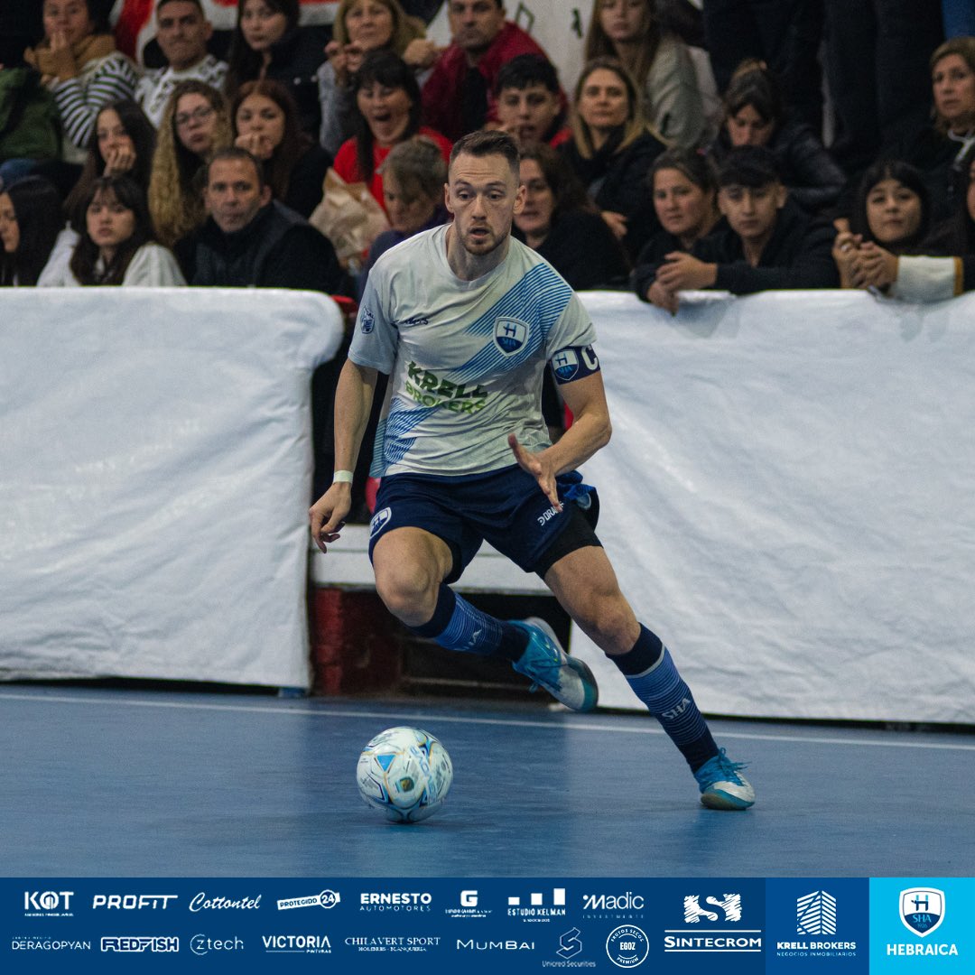 hebraicafutsal's tweet photo. 🔹 La Primera División venció por 2-1 a Glorias por la séptima fecha del torneo en Tigre. 

⚽️ Goles de Chiarello y Lico. 

🗓️ Por la próxima fecha recibirá a Camioneros en Pilar. 

¡Vamos #Hebraica! 🔵⚪️ https://t.co/X2puguIYqf