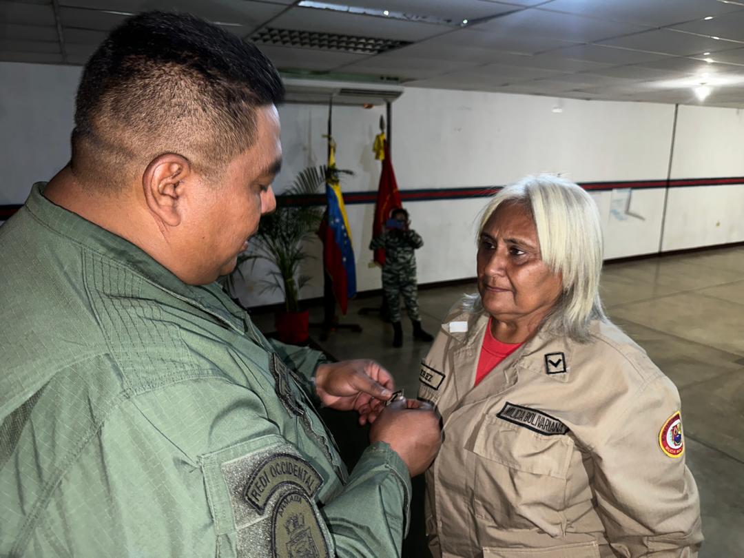 El Comando del ADI 131 'MANAURE', ubicada en la ciudad de Carora, efectuó acto de ascenso  en el aula especial del Fuerte Manaure  a los valerosos combatientes del Adi 131 Manaure, como justo reconocimiento a su trabajo dedicación y esfuerzo.
Felicidades a los ascendidos.