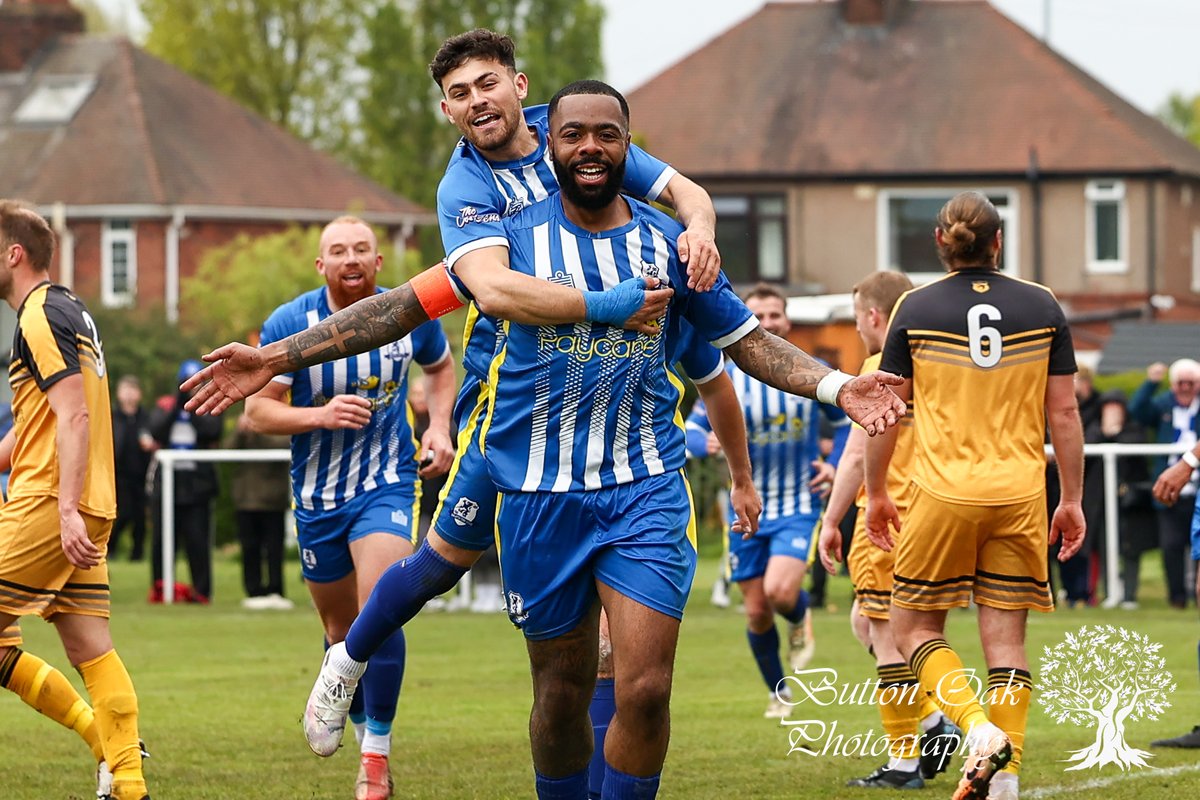 Darlaston Town -vs- Stourport Swifts - 27 April 2024 Darlaston secure a place in the play off final after a 3-1 win over Stourport Swifts To view or download the images from the game for FREE please click the link below #flickr flic.kr/s/aHBqjBo4Bu