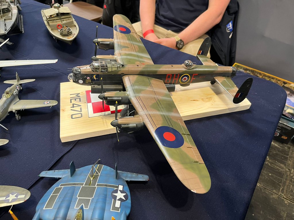 “Didn’t know Poles flew Lancs” is the overwhelming feedback at Scale Model Live at the NEC today as the latest addition to our ‘Bomber Collection’ makes its public debut. Our thanks to @DarmahFurcat from the WMP Model Club and also @HKModels for their support. @AirfixWorldMag