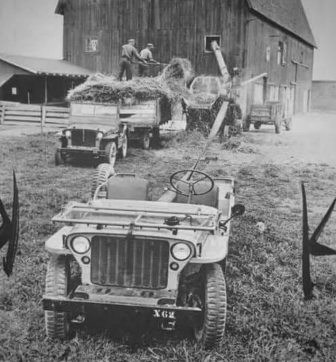 Look at those beautiful faces! #vintage #sundayvibes #legends #history .................... Happy Sunday! #sunday .................... 📸 Unknown #jeep #jeeplife #legendary1941