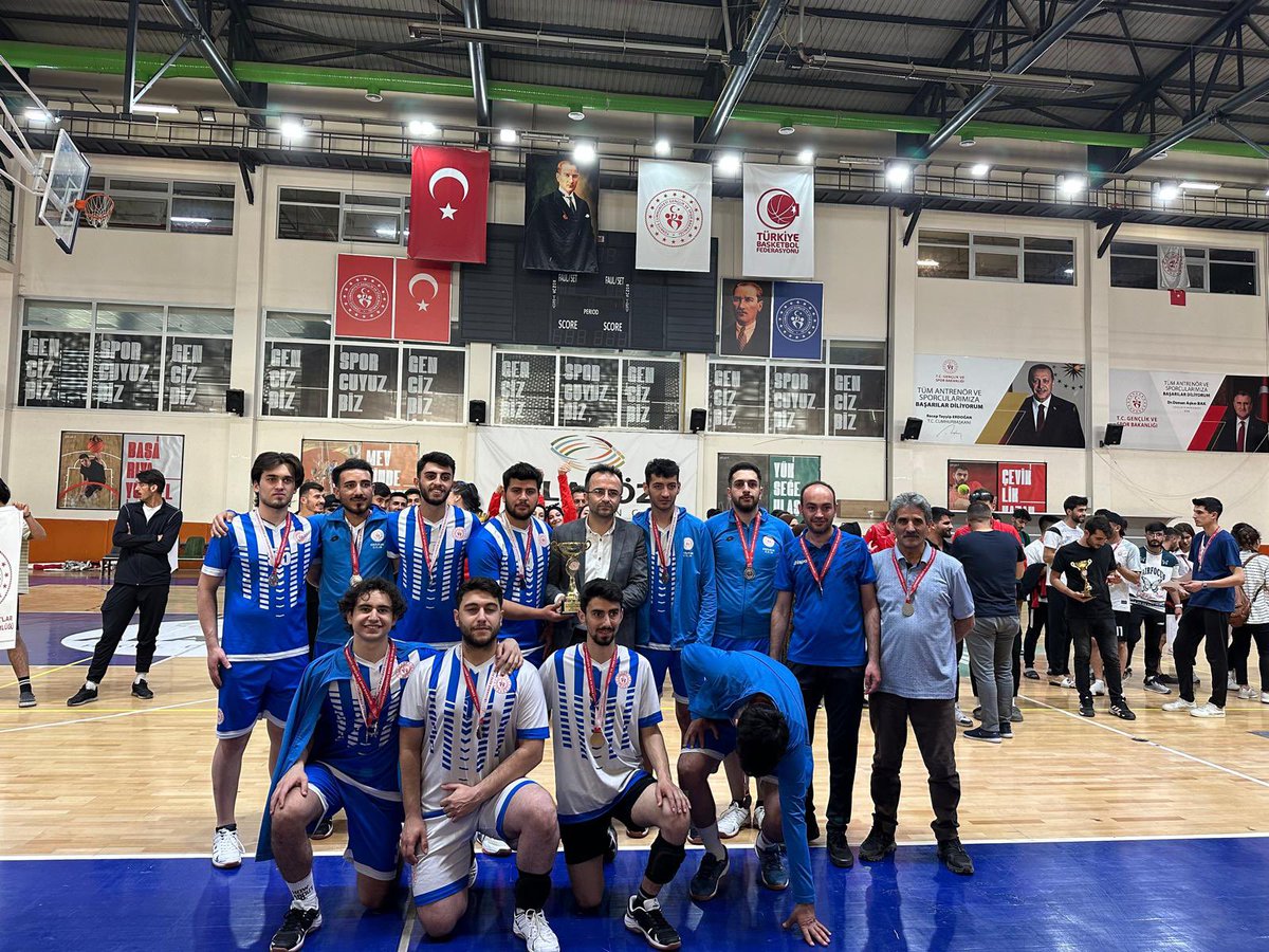 IgdirKYGM's tweet photo. #KYGMSporOyunları kapsamında İlimizde düzenlenen Voleybol Bölge Şampiyonası’nda dereceye giren takımlar:
Erkeklerde:
🥇@AgriKYGM 
🥈@ErzurumKYGM 
🥉@BingolKYGM 
Kadınlarda:
🥇@MusKYGM 
🥈@AgriKYGM 
🥉@ErzurumKYGM 

Dereceye giren takımlarımızı tebrik ederiz👏 https://t.co/b7r71WgJWy