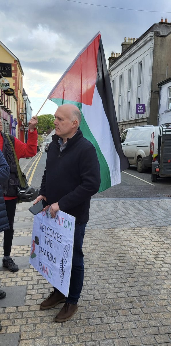 I was delighted to attend a vigil in Manorhamilton Saturday evening for the people of Gaza & to welcome Salem Gharbia's mother, father and sister who arrived fleeing the horrors of gaza. #gazagenocide @ipsc48 @ClareDalyMEP @saoirse_mchugh