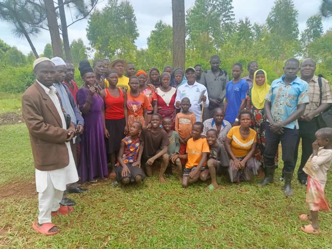 Busoga Conservation Forestry Programs Ahead of the tree planting programs to be launched in May 2024 as part of schedule for Uganda's Reforestation campaign through the GRO-INITIATIVE, The joint technical team engaged with local farmers who have... 📷1/3