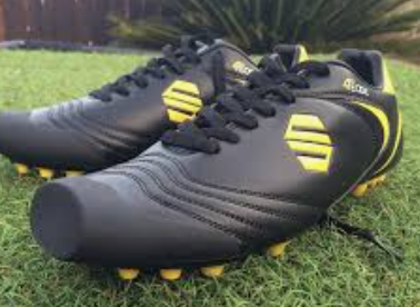 Clearing out your son's kit? Please donate any unwanted, clean football boots UK sizes 6-10 tied together by their laces, plus spare football kit, for @Hampton_AdSoc to take to Hampton Safe Haven Malawi. Please drop off to the Ad Soc office at @HamptonSchool #HamptonTogetherness