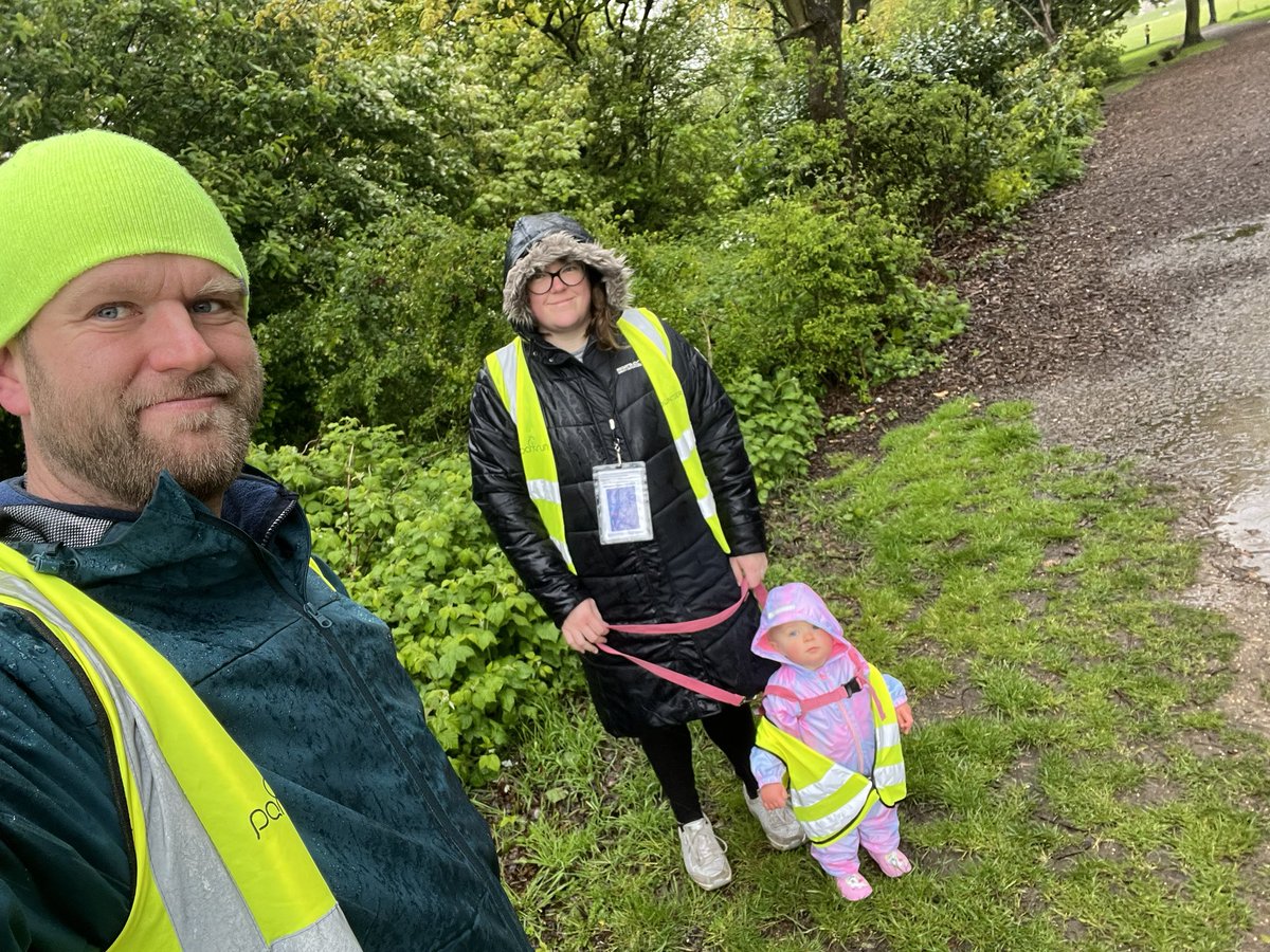 Family time volunteering in the community at Newark junior parkrun this morning in the rain 💪🏃 #parkrunfamily #parkrunvolunteers #juniorparkrun #lovecvolunteering #commintyfitness