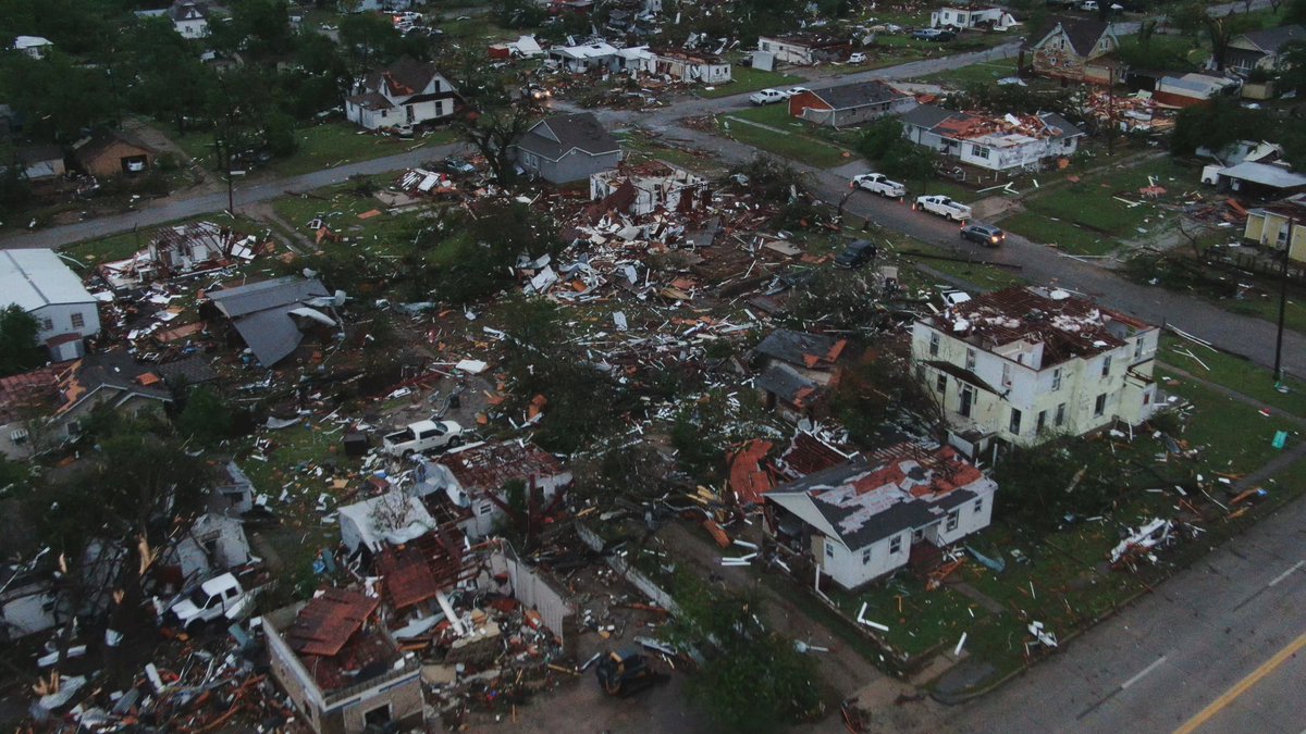 First light revealing extensive damage in downtown Sulphur from last nights tornado. #OKwx