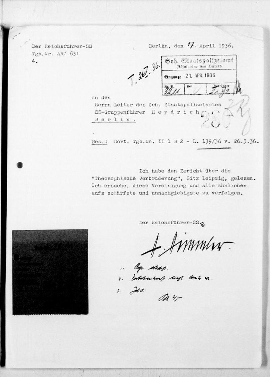 Dissolução de organizações teosóficas

“Li o relatório sobre a 'Irmandade Teosófica', com sede em Leipzig. Solicito que esta organização e todas as similares sejam perseguidas na MANSÃO MAIS FORTE e MAIS FORTE.”

— Heinrich Himmler, BArch R58/6199, p. 280