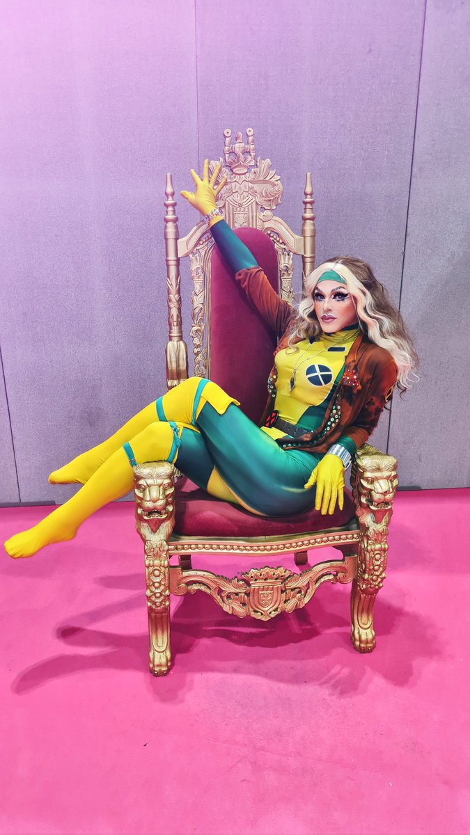 Happy #NationalSuperheroDay

 @MCMComicCon @ExCeLLondon 

#xmen #rogue #marvel #cosplay #dragqueen #makeup