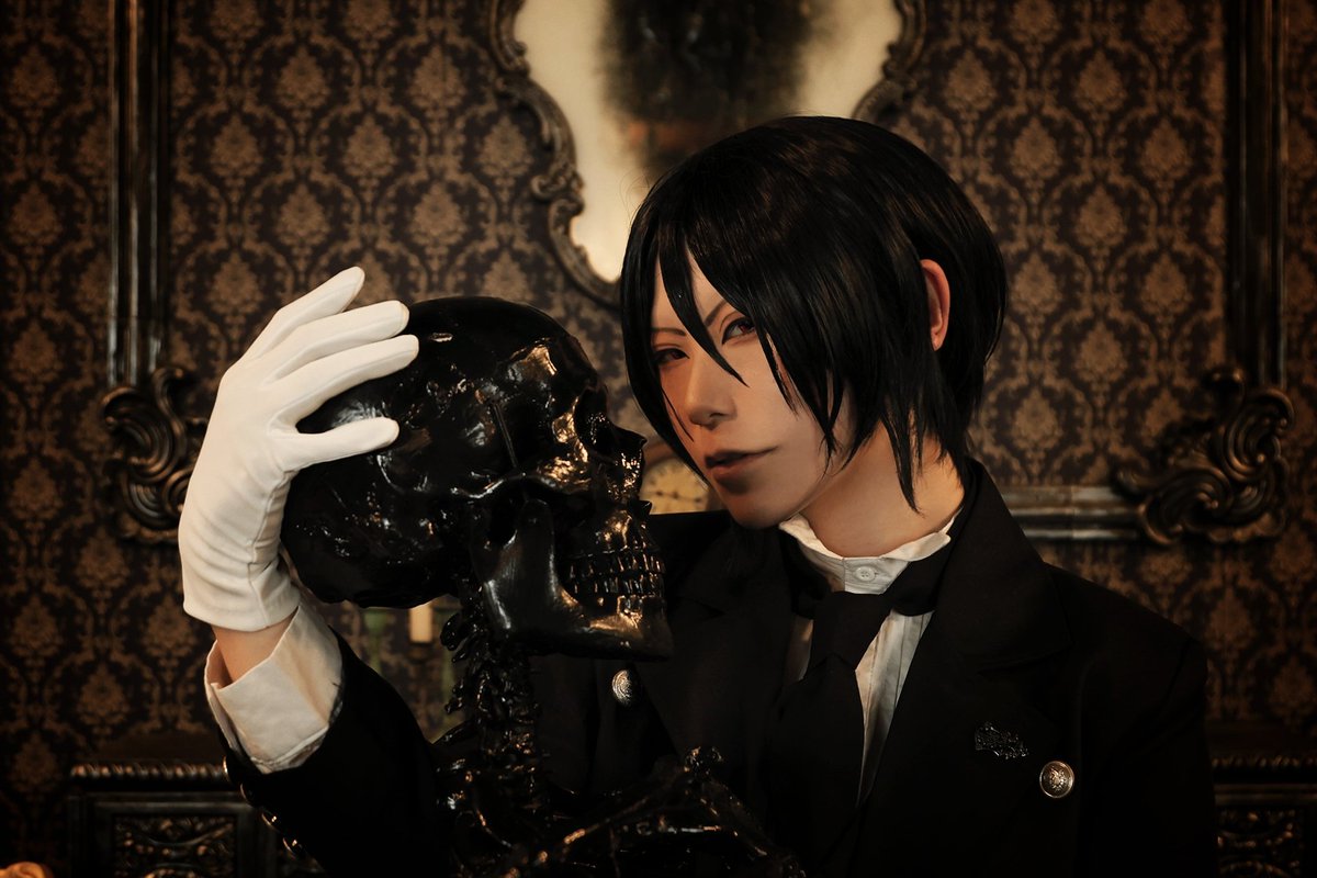 【Cosplay】
黒執事
セバスチャン・ミカエリス

·

ーー嗚呼…愚かで愛しい 〇〇〇…、ーー

·

photo→みすずけがにさん(@misuzukegani801)
#FJ撮影企画