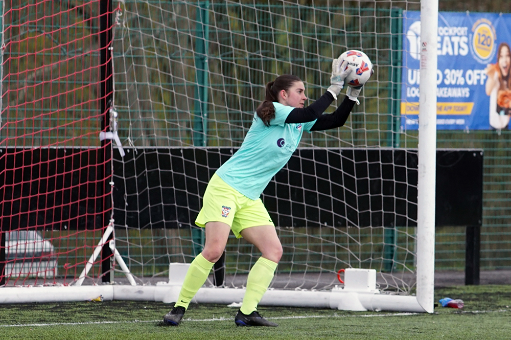 It's a 2 for 1 day for me, ✈️ ⚽️at Stockport County #Minsterbelles