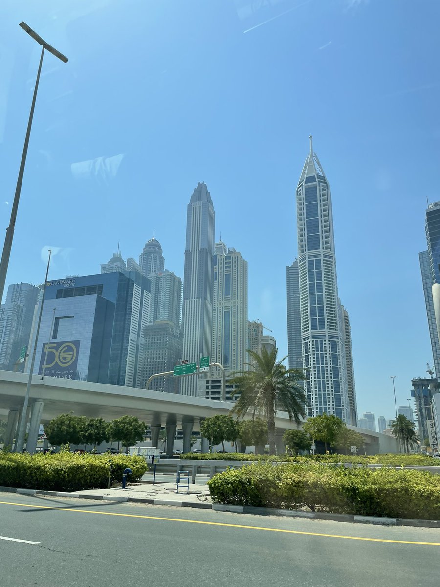 Always good to transit through #Dubai 👍 a few hours, a quick bite in the city & back at the airport - all in a stop! #TravelingProf @GWpublichealth @CCDH_GWSPH #global #UAE