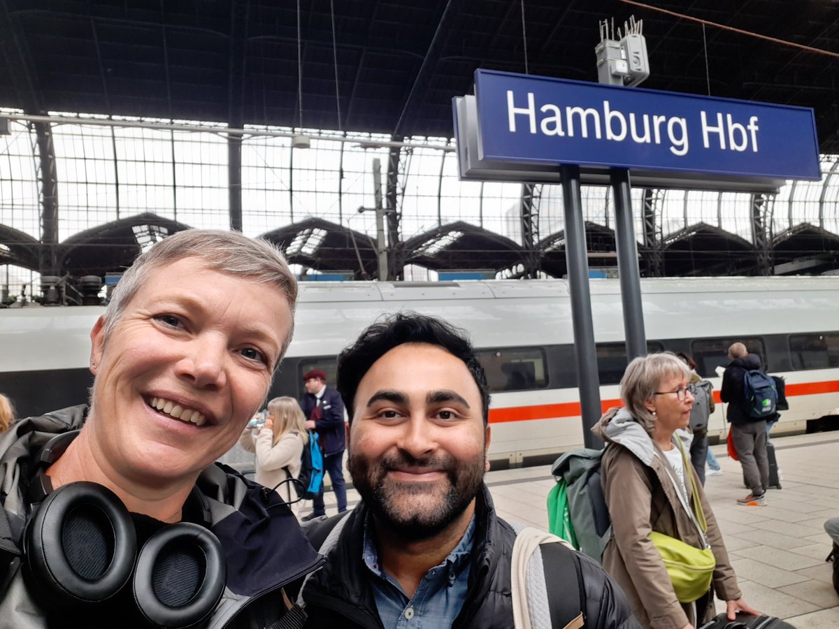 Travelling by 🚉 to @ICES_ASC Copenhagen today. In 🚄 🇳🇱 someone approached me & said: 'Are you Nathalie? I follow you on Twitter!' Appeared 2 be fellow marine social scientist @furqan_asif also travelling 2 🇩🇰. Subsequent platform meetups made journey very sociable!! #marsocsci